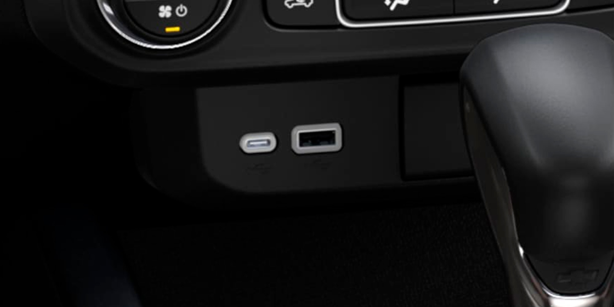 Entradas USB duales Chevrolet frontales y traseras