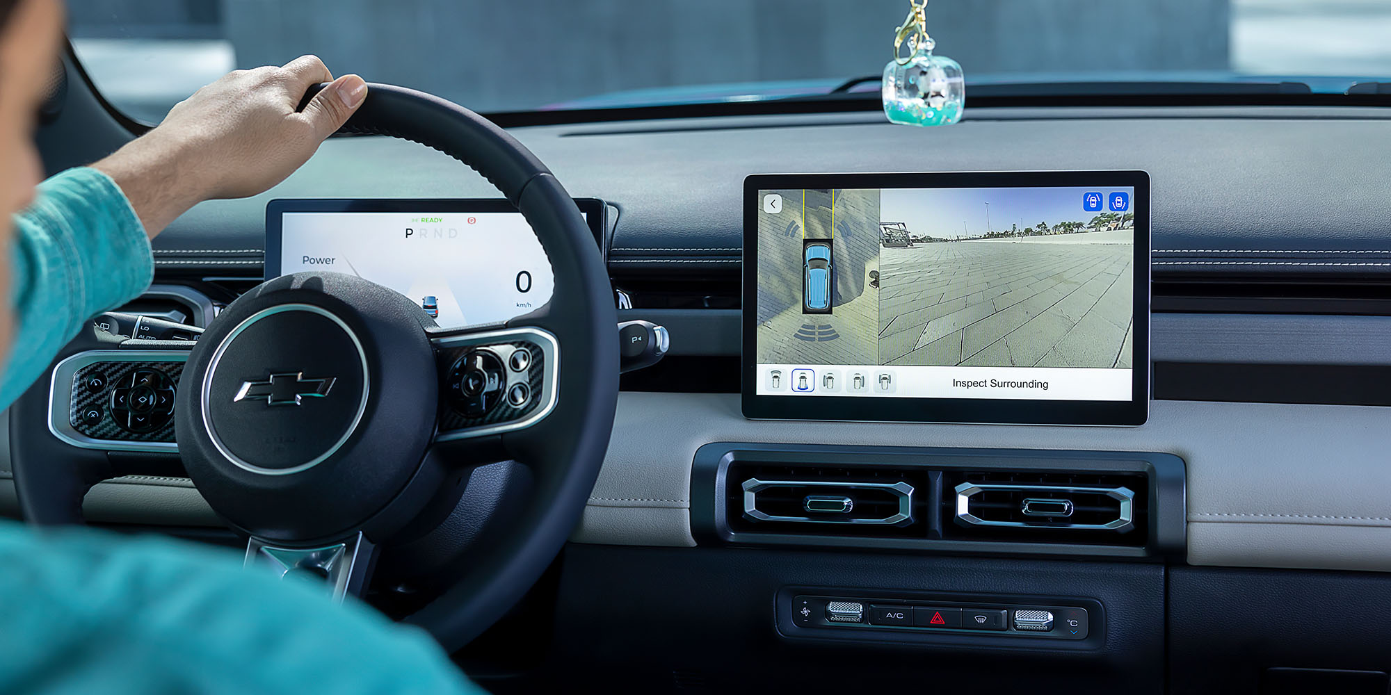 Volante y pantalla multimedia del Chevrolet Spark EUV